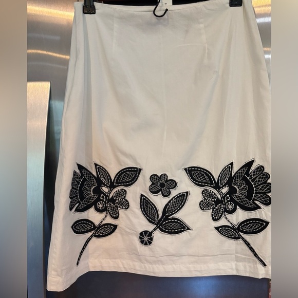 Chaudry Skirt NWT - Picture 2 of 3